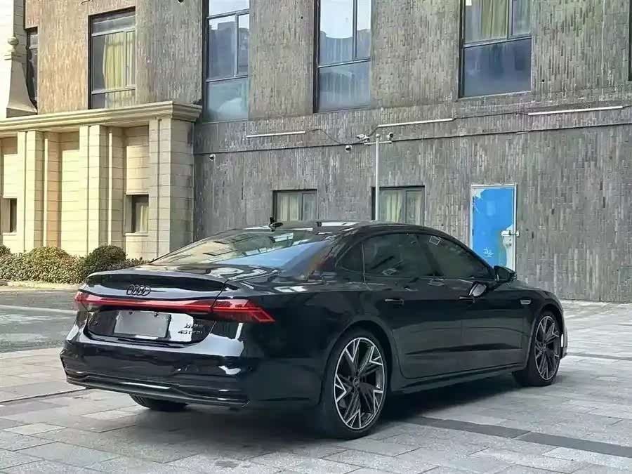 Audi A7L