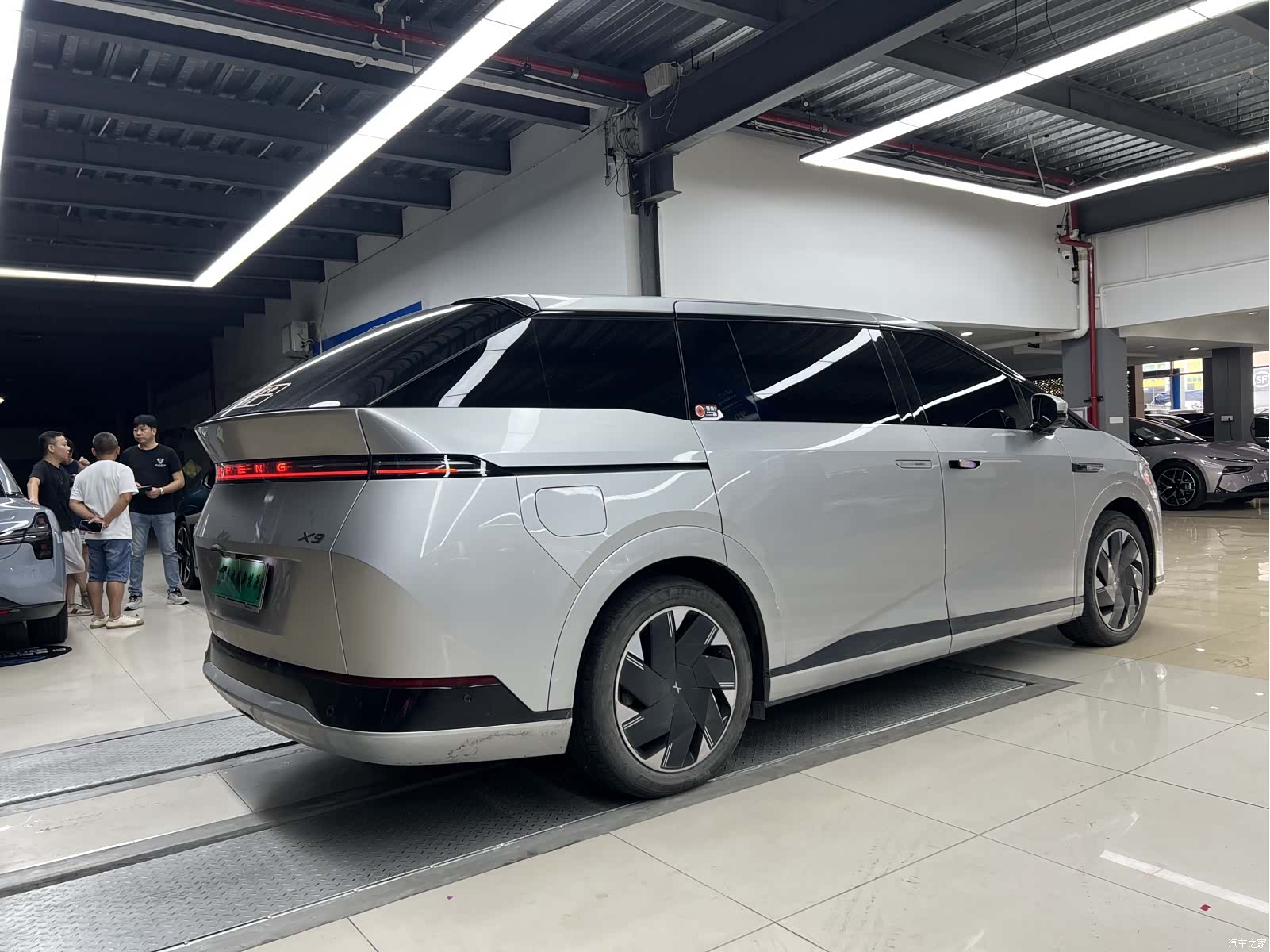 Xpeng X9, 2024 7