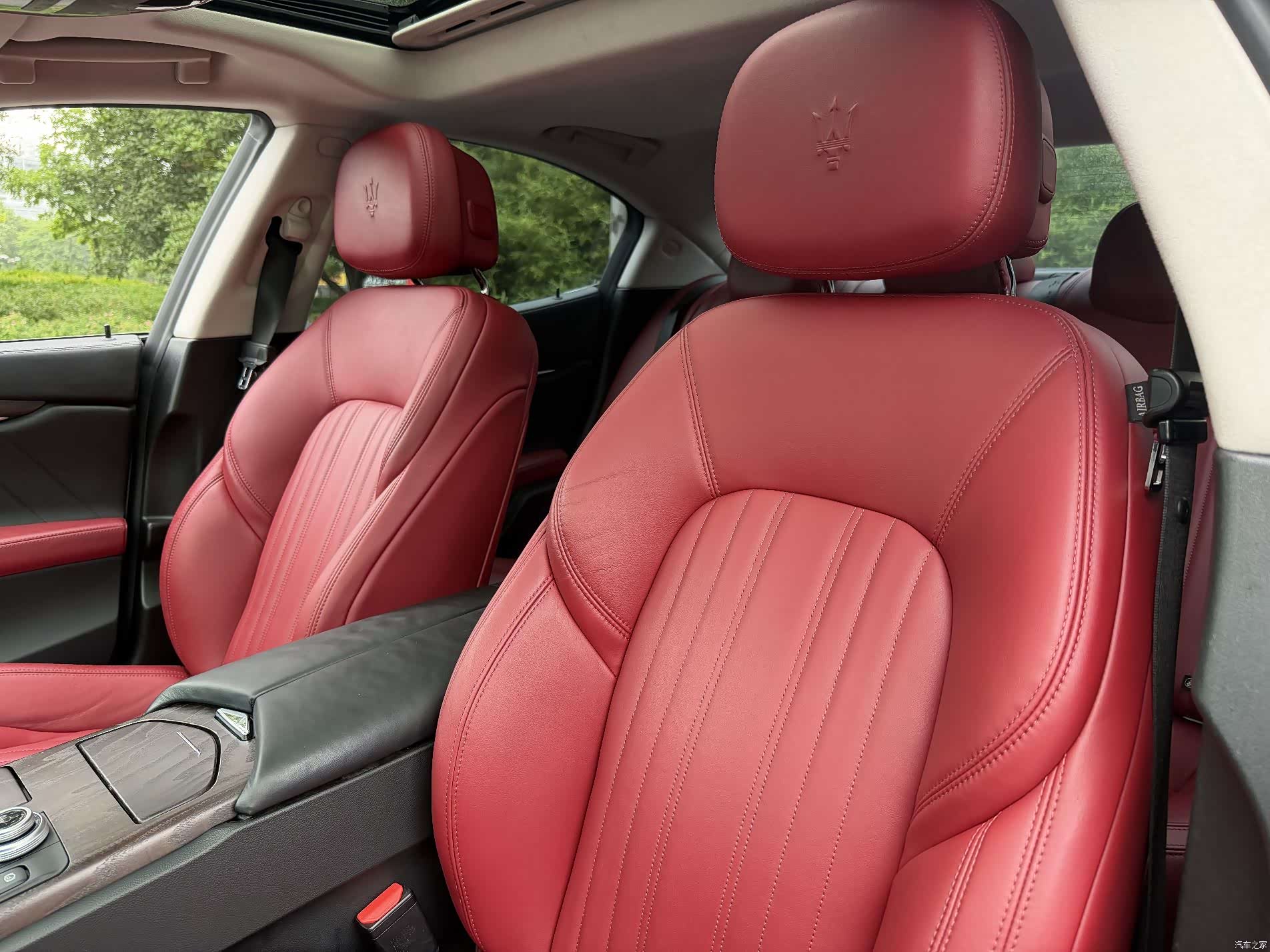 Maserati Ghibli, 2020 все фото