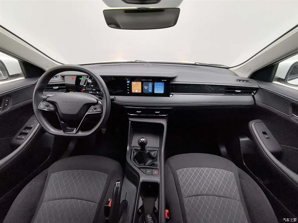 Roewe i5, 2025 все фото