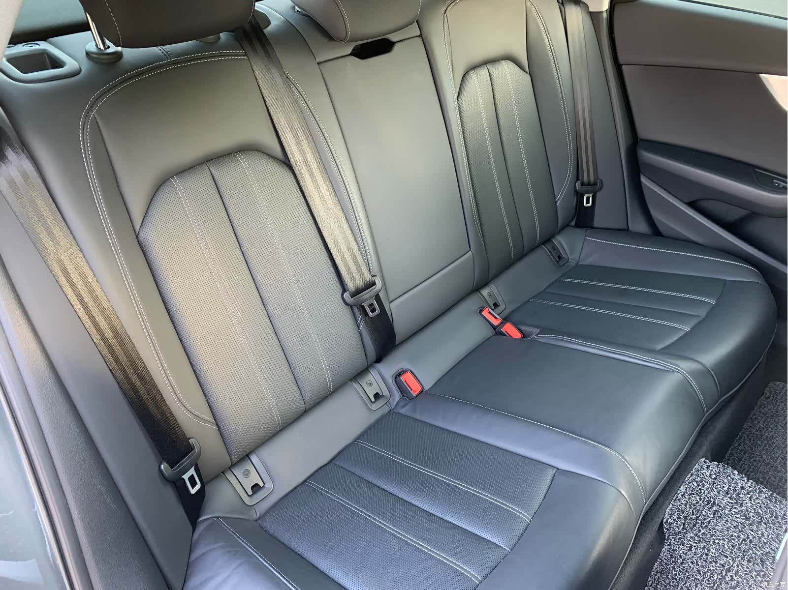 Audi A4L, 2020 28