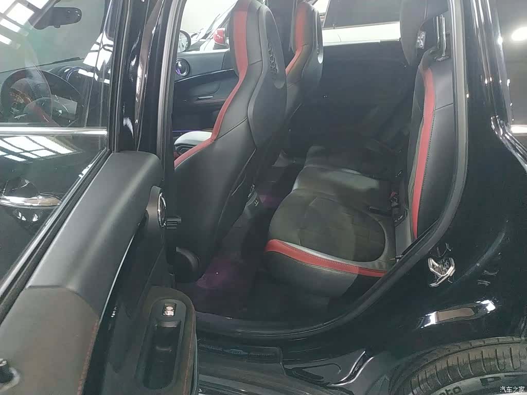 Mini Countryman, 2019 13