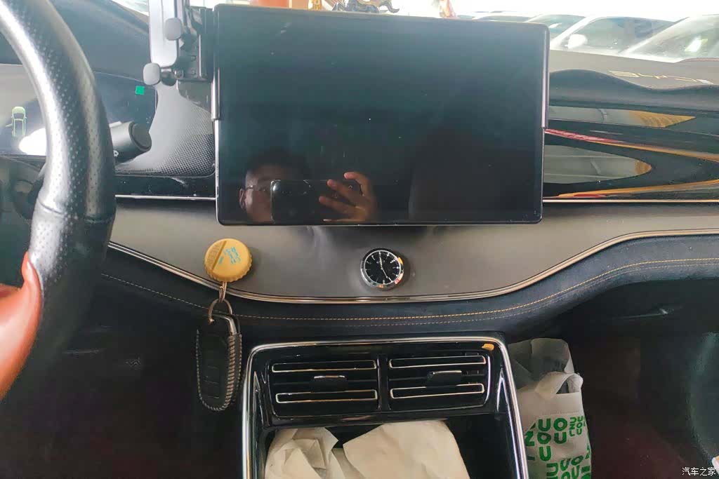 BYD Tang, 2022 13