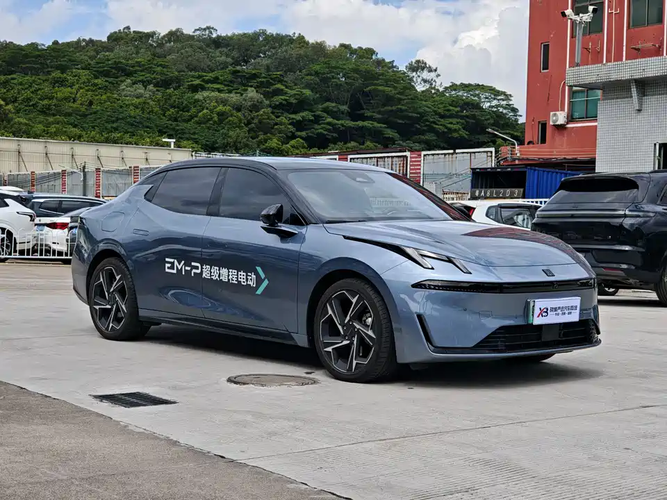 Lynk & Co 07 EM-P