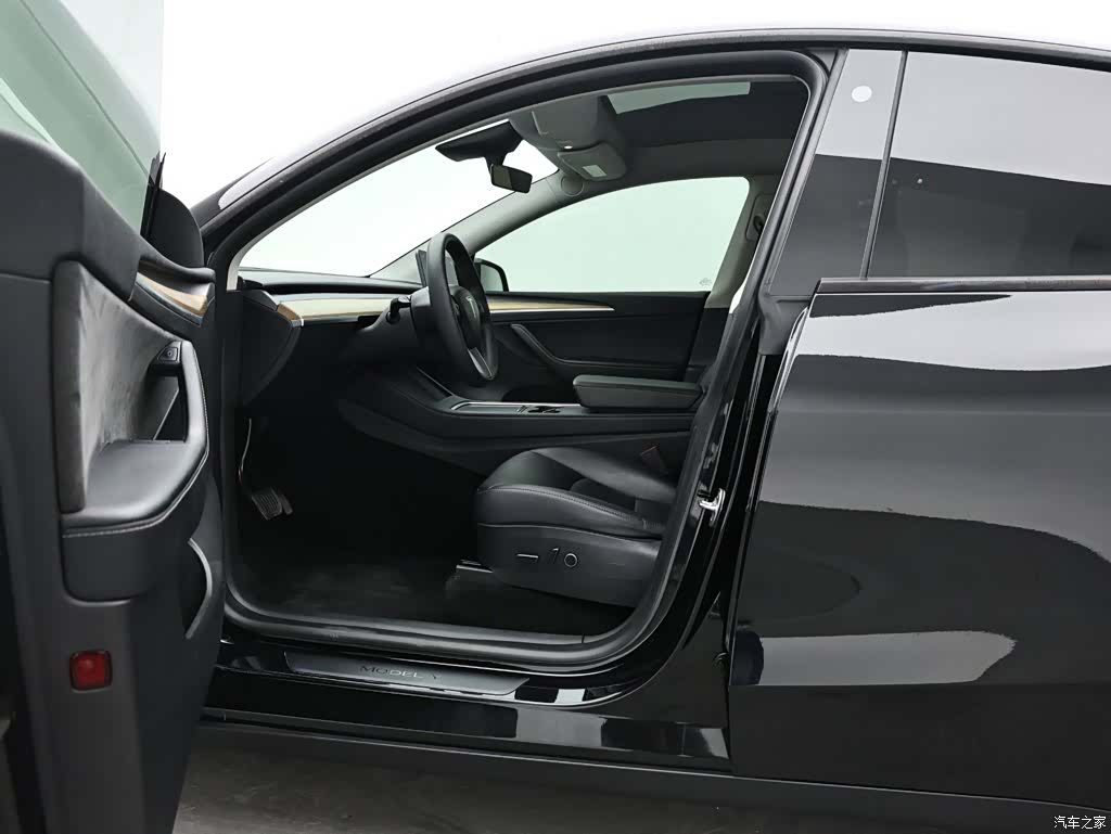 Tesla Model Y, 2023 12