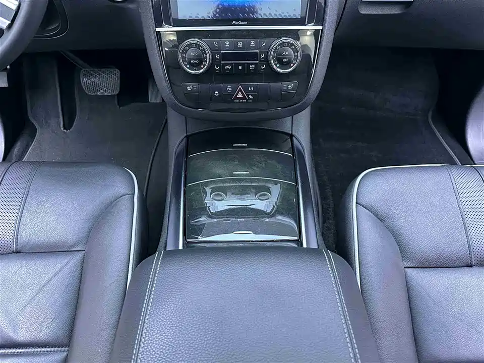 Mercedes-Benz R-class