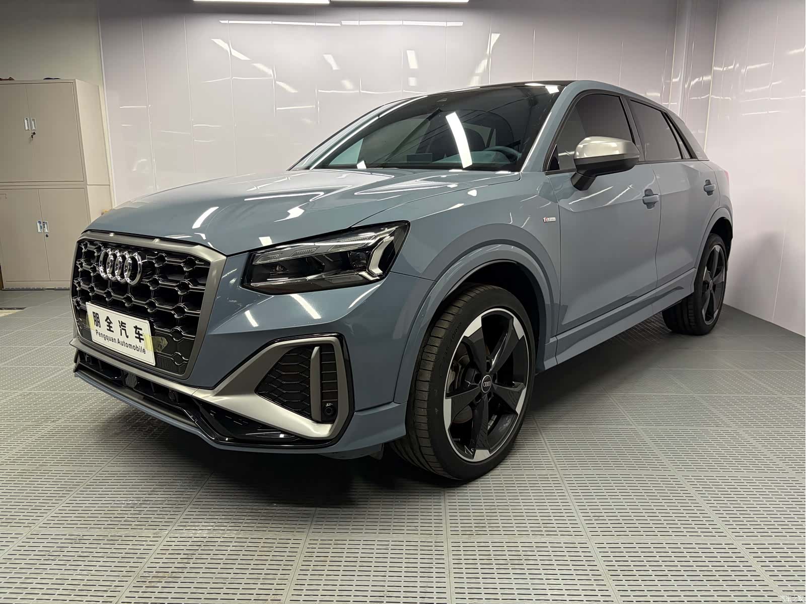 Audi Q2L, 2023 1