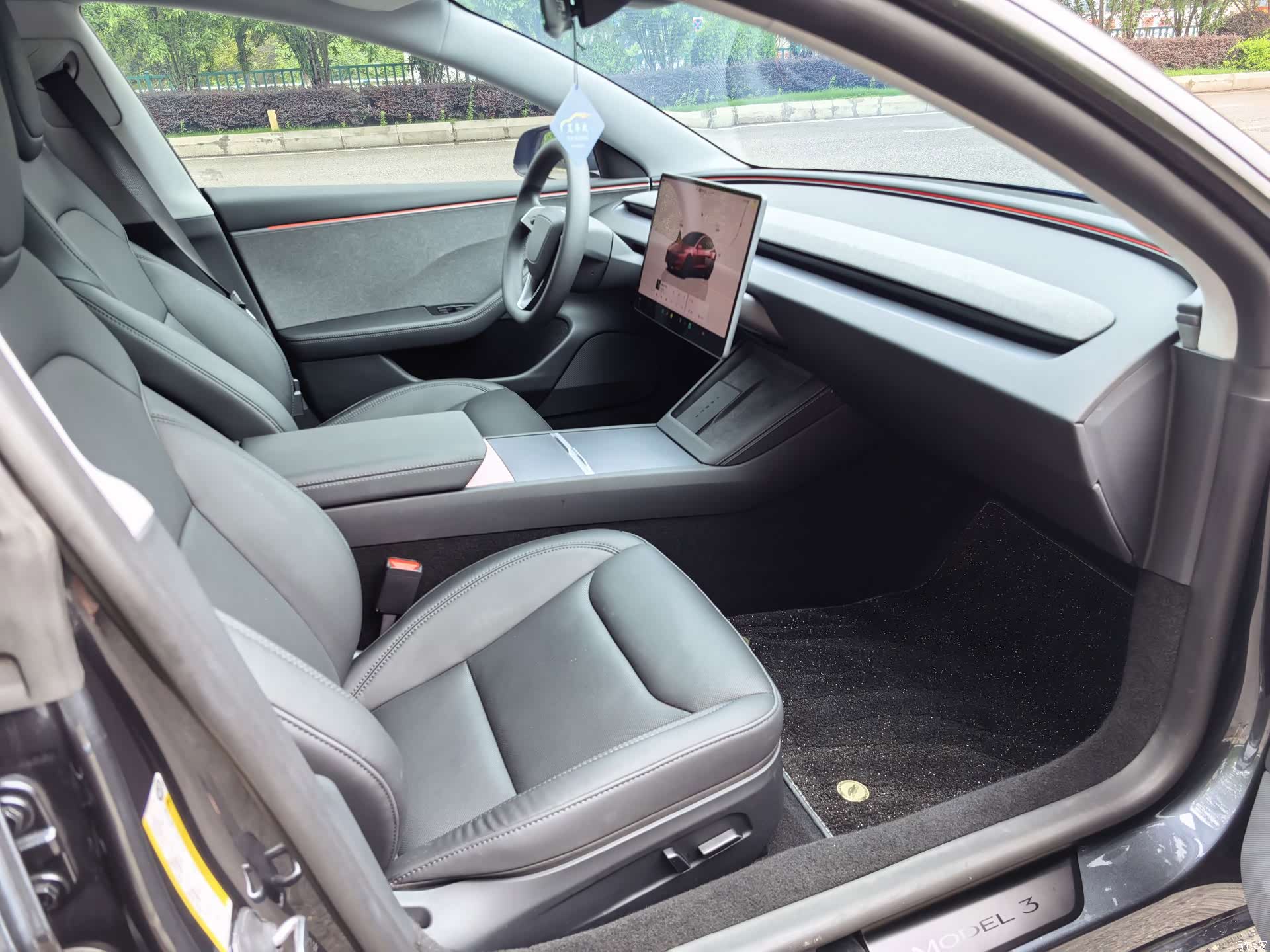 Tesla Model 3, 2025 10