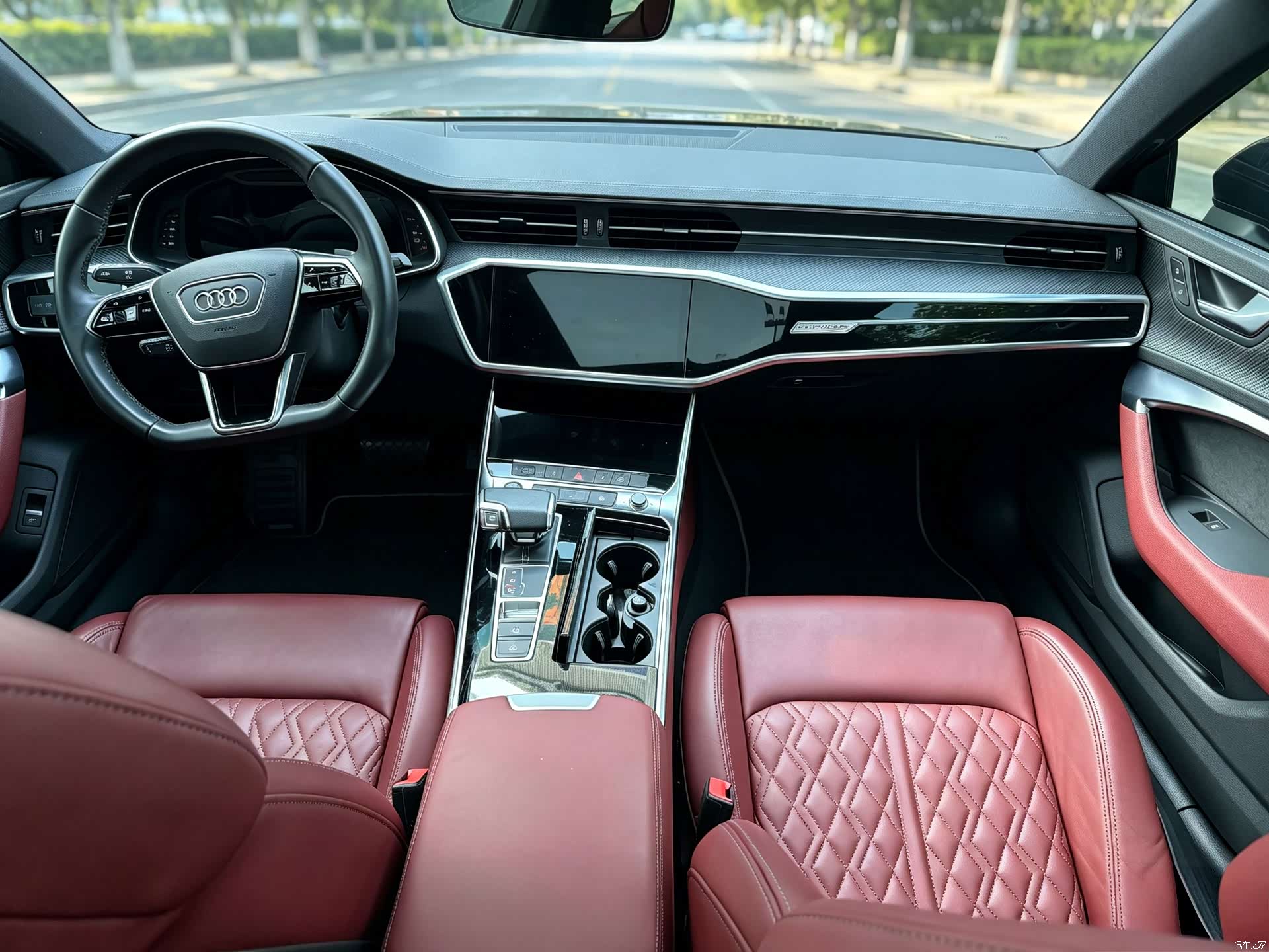 Audi A7L, 2023 все фото