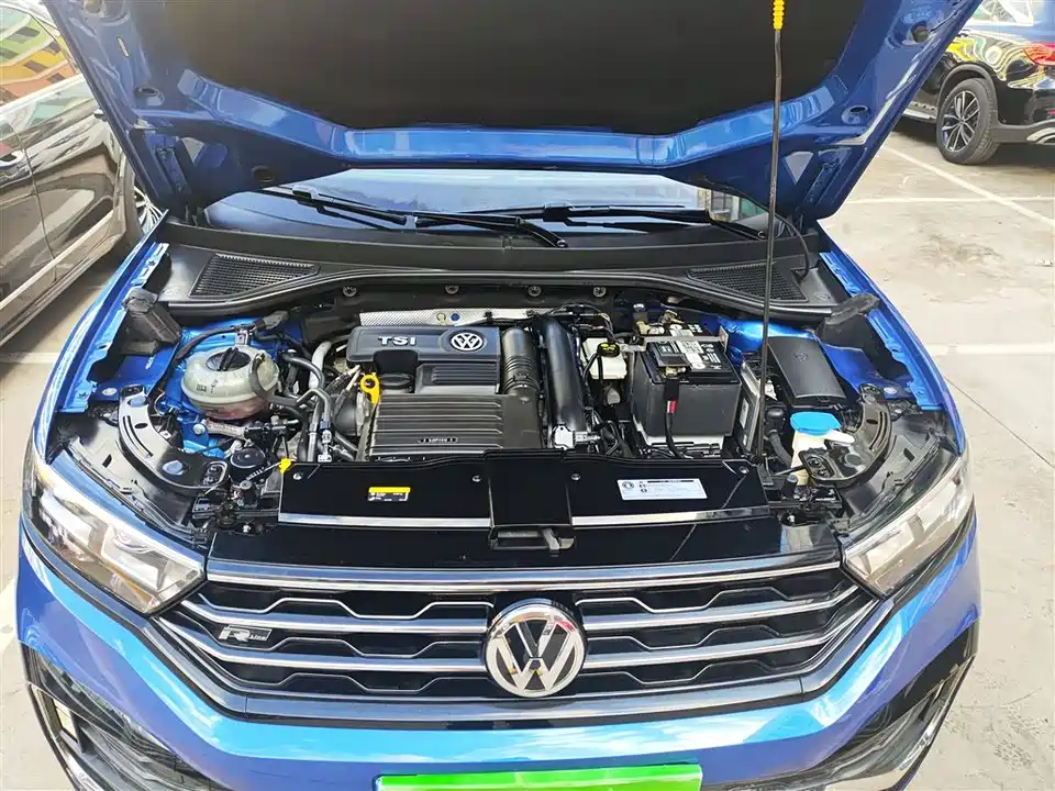 Volkswagen T-ROC exploring Songs