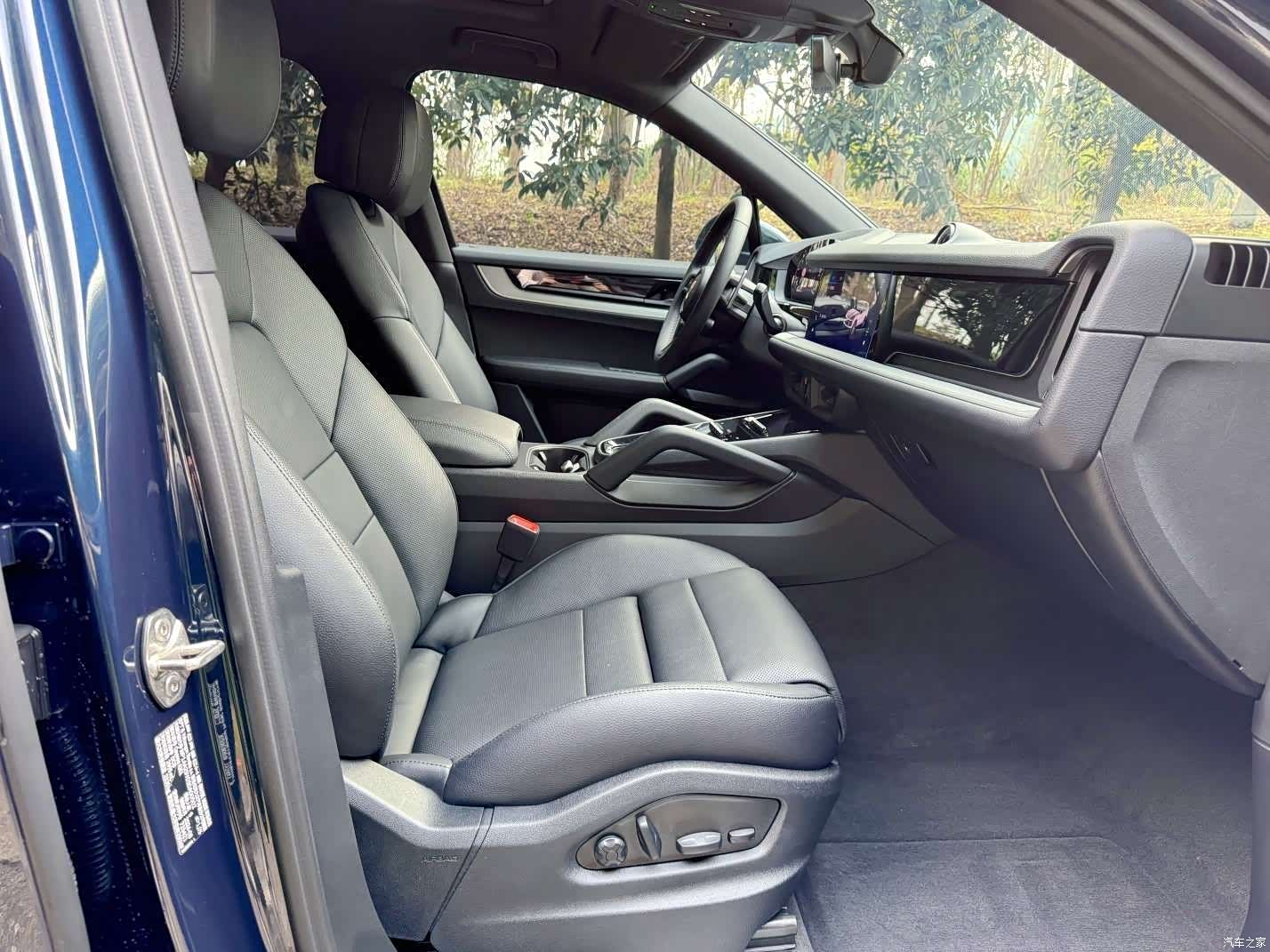 Porsche Cayenne, 2025 10
