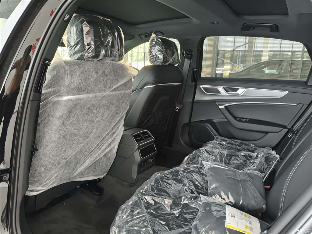 Audi A6L, 2026 11
