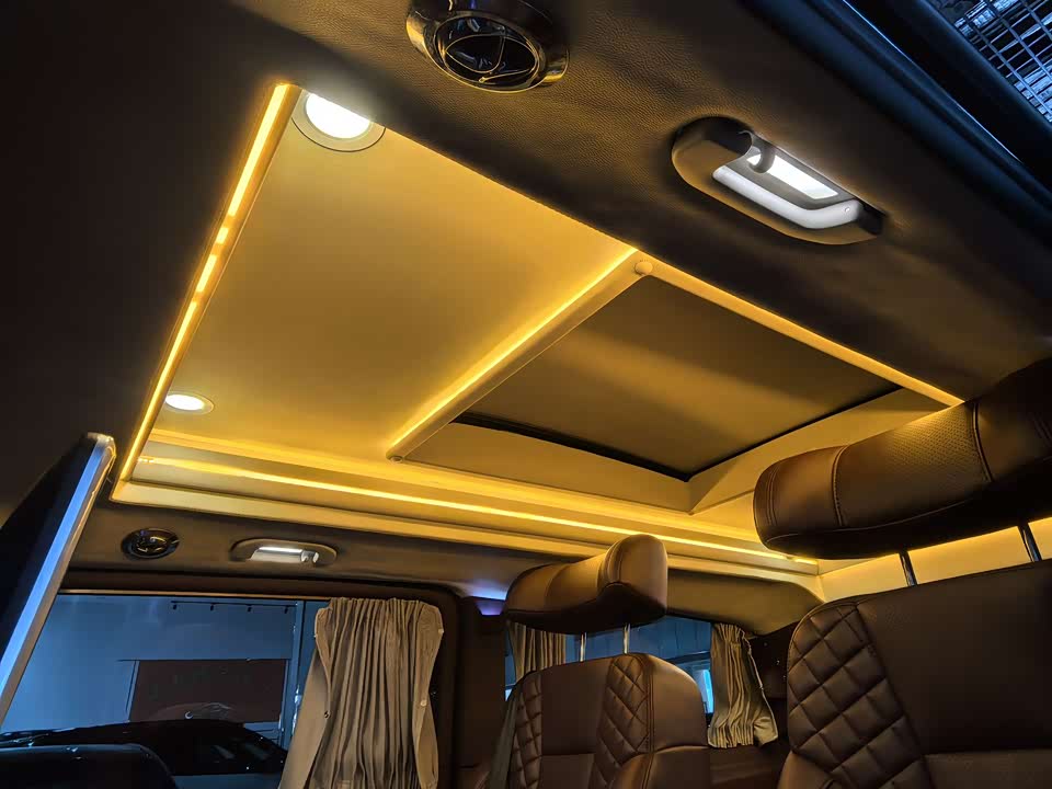 Mercedes-Benz V-class