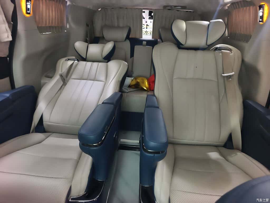 Buick GL8, 2022 3