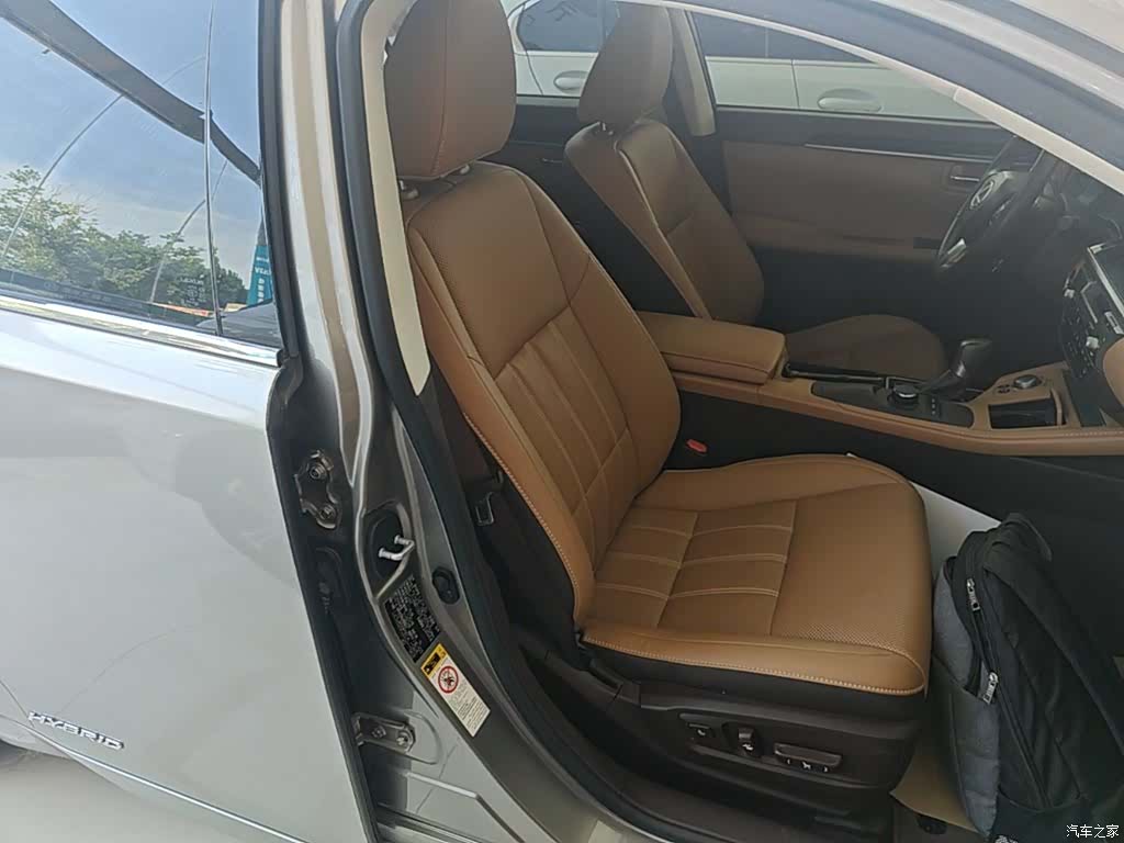 Lexus ES, 2018 25