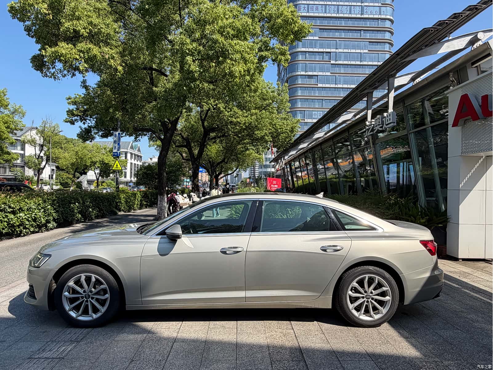 Audi A6L, 2020 4