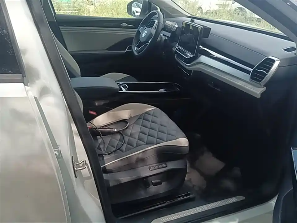 Volkswagen ID.6 CROZZ