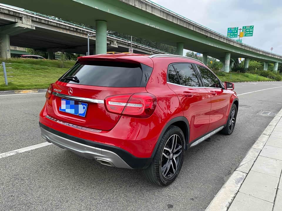 Mercedes-Benz GLA