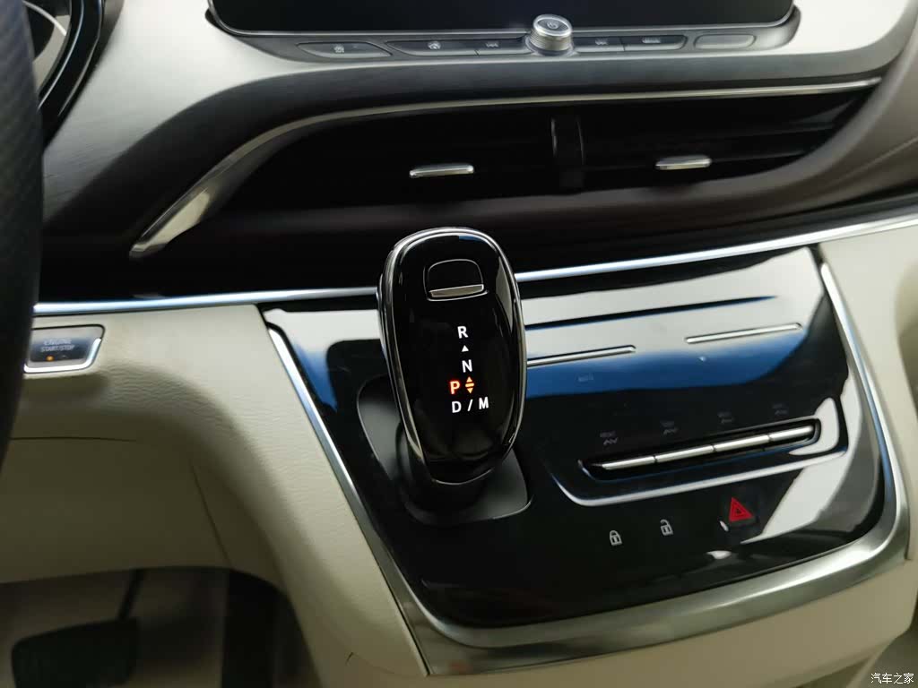 Buick GL8, 2022 13