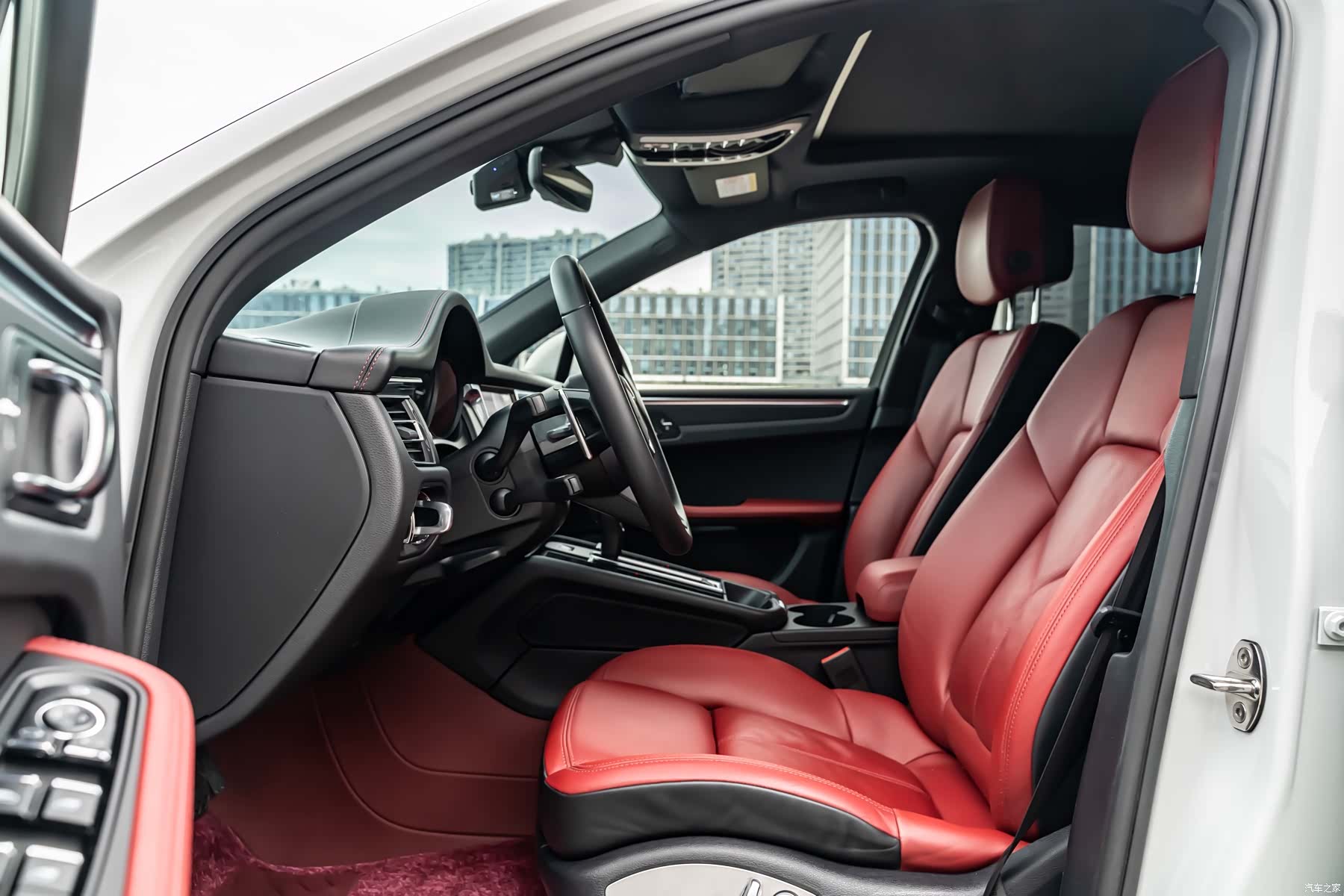 Porsche Macan, 2023 11