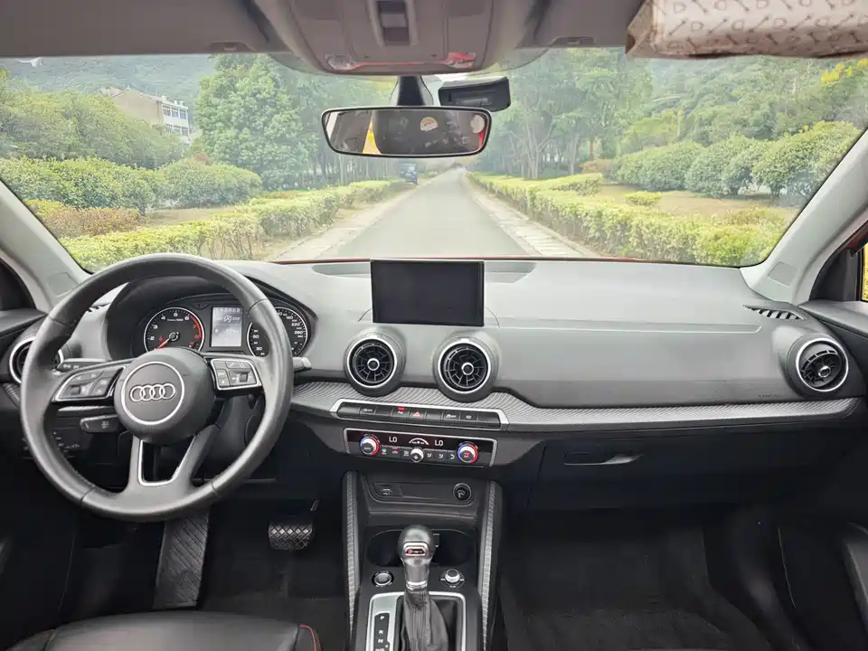 Audi Q2L Audi Q2L