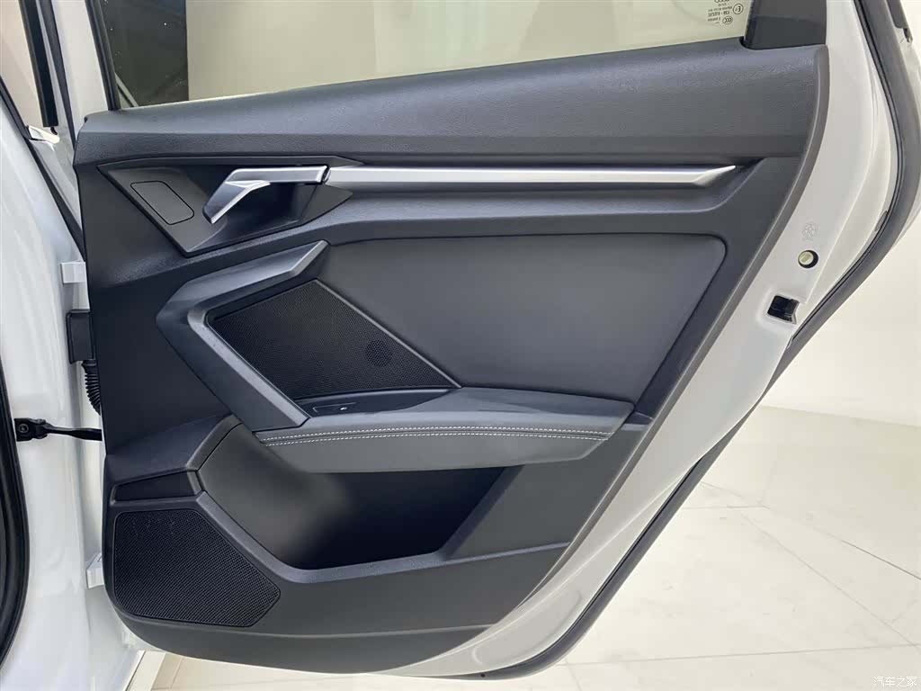 Audi A3, 2023 все фото