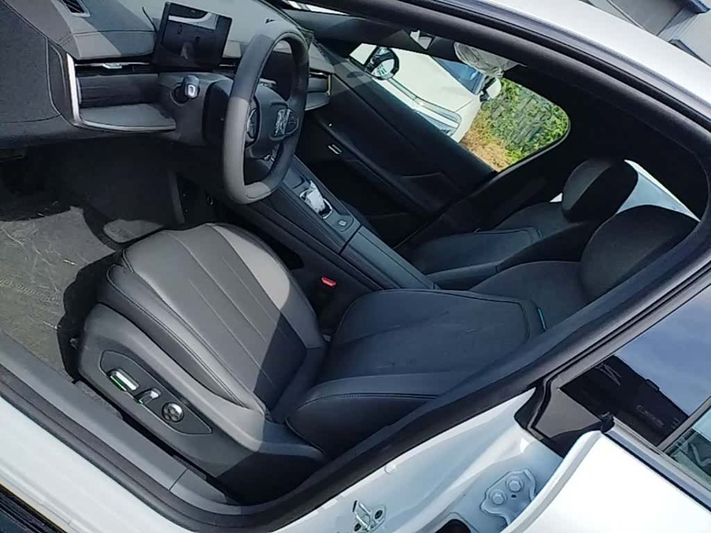 DongFeng eπ007, 2026 15