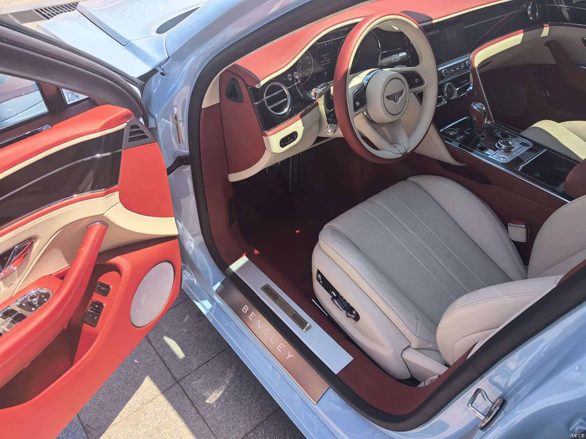 Bentley Flying Spur, 2023 14