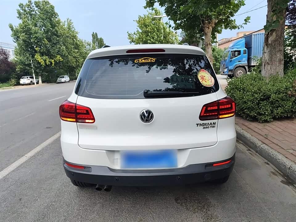 Volkswagen Tiguan Volkswagen Tiguan