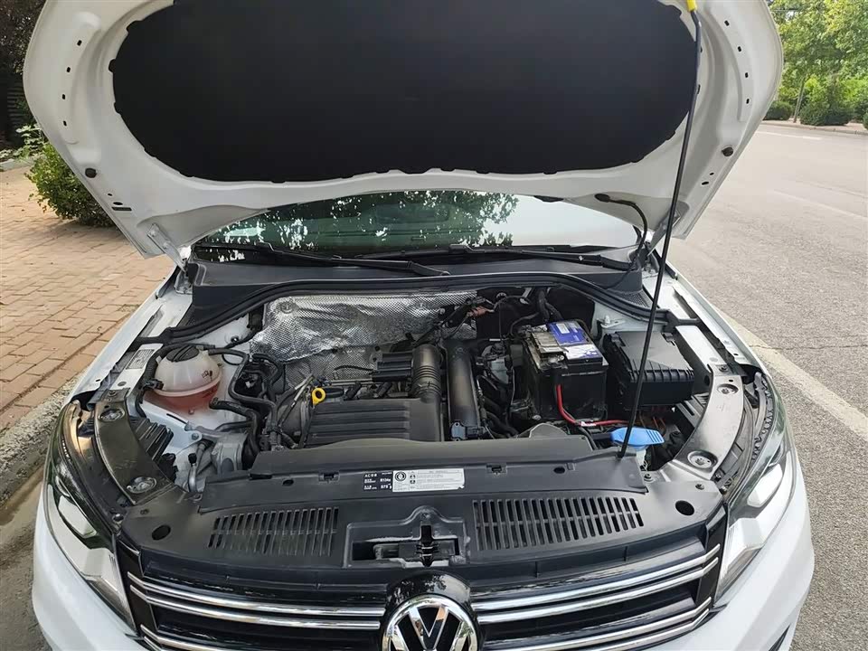 Volkswagen Tiguan Volkswagen Tiguan