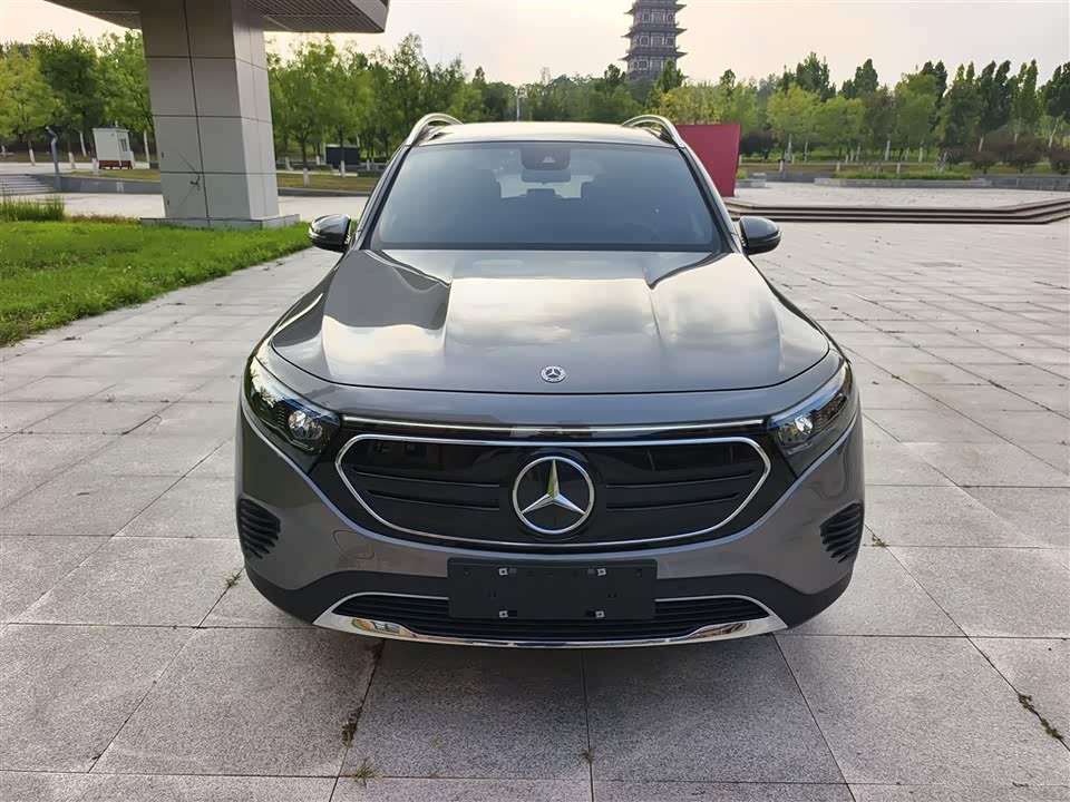 Mercedes-Benz EQB