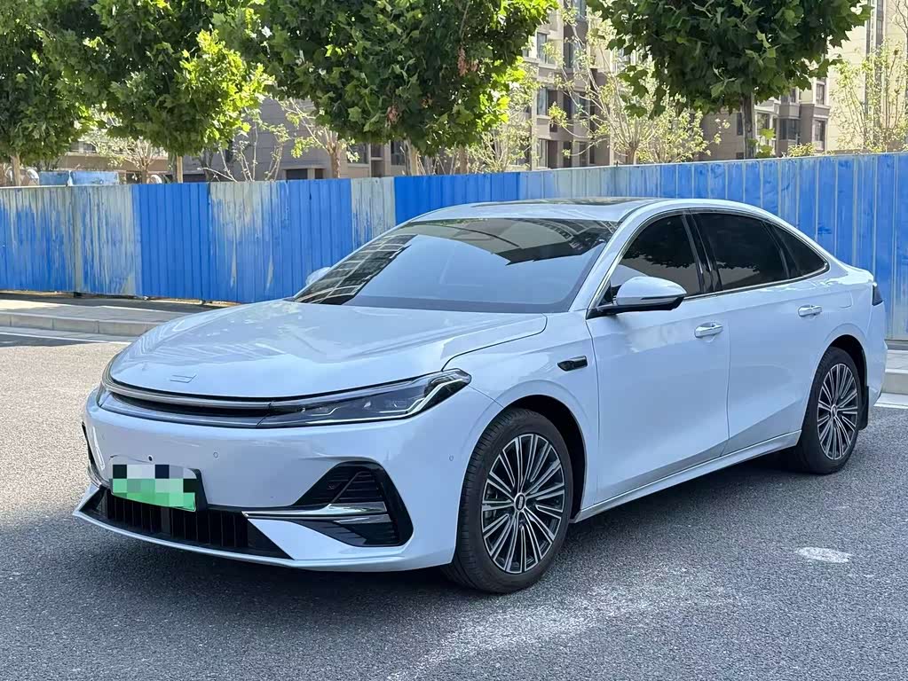 Geely Galaxy A7 EM