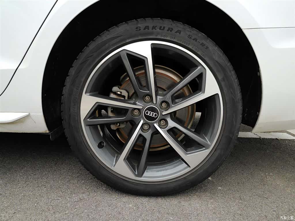 Audi A4L, 2022 19
