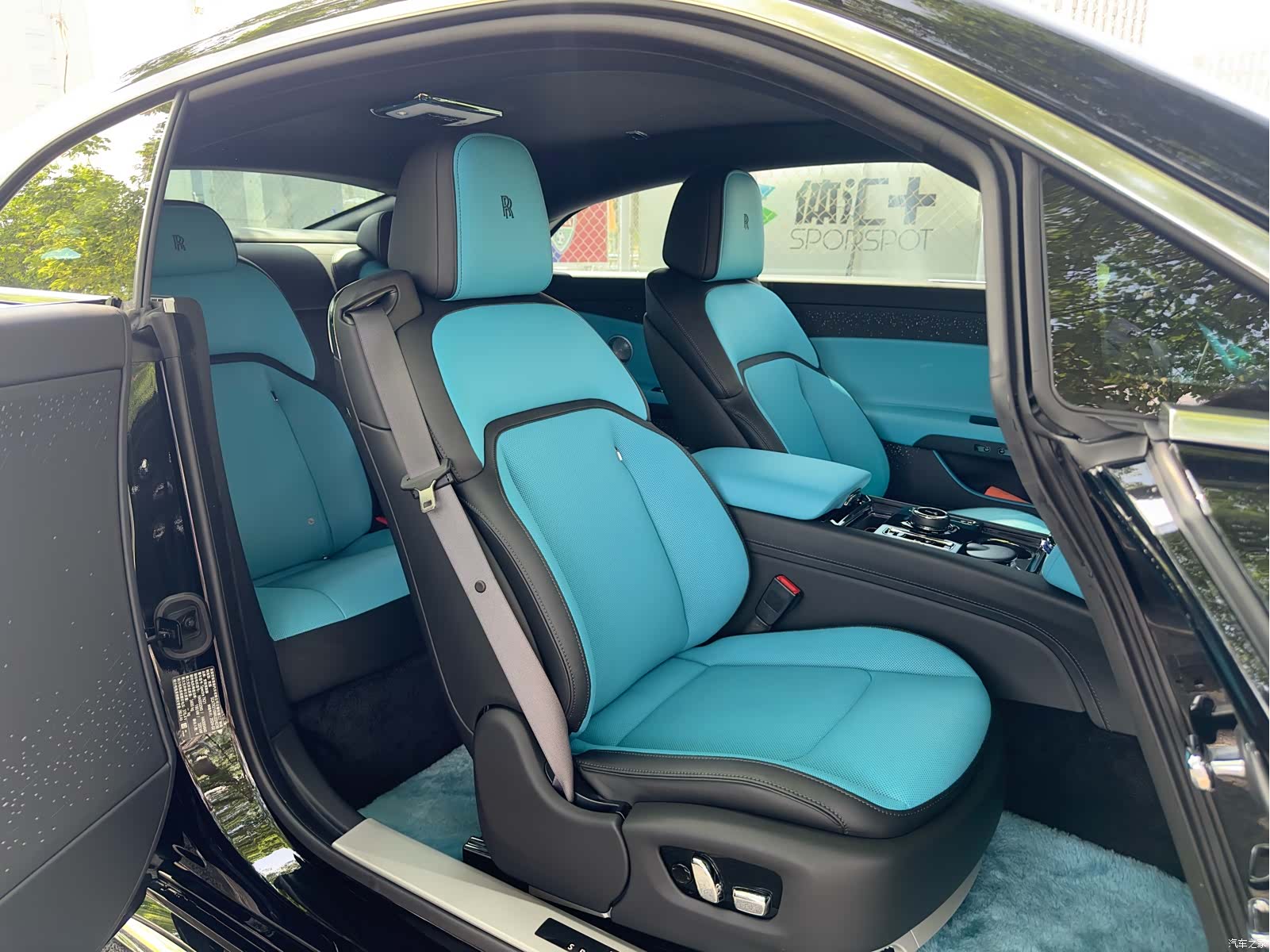 Rolls-Royce Spectre, 2024 14