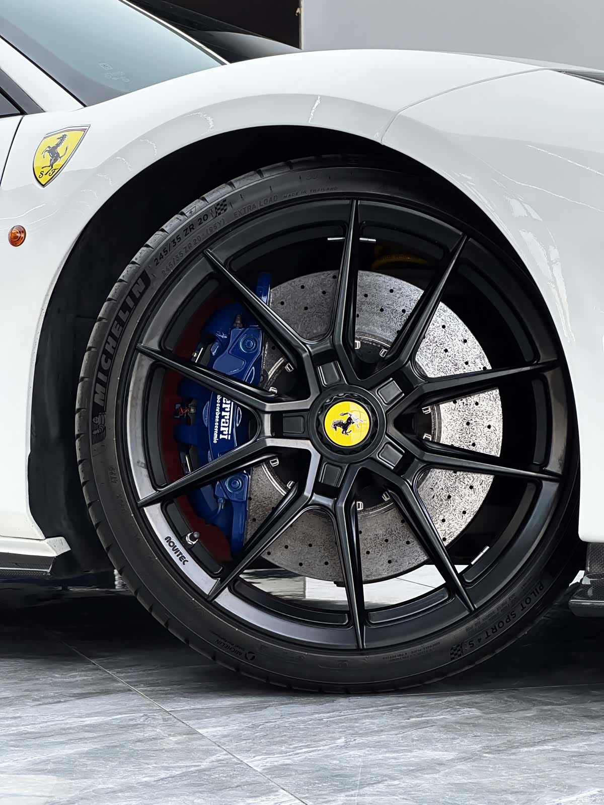 Ferrari 488, 2016 8