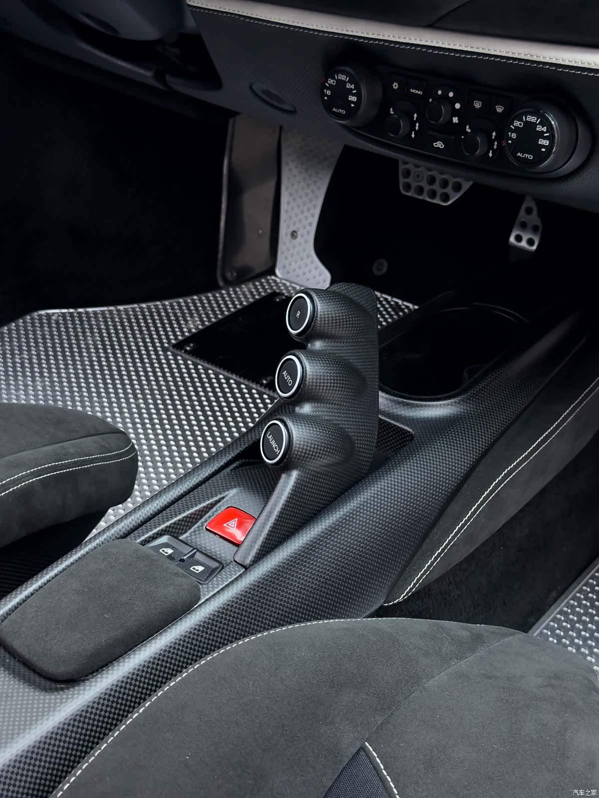 Ferrari 488, 2016 28