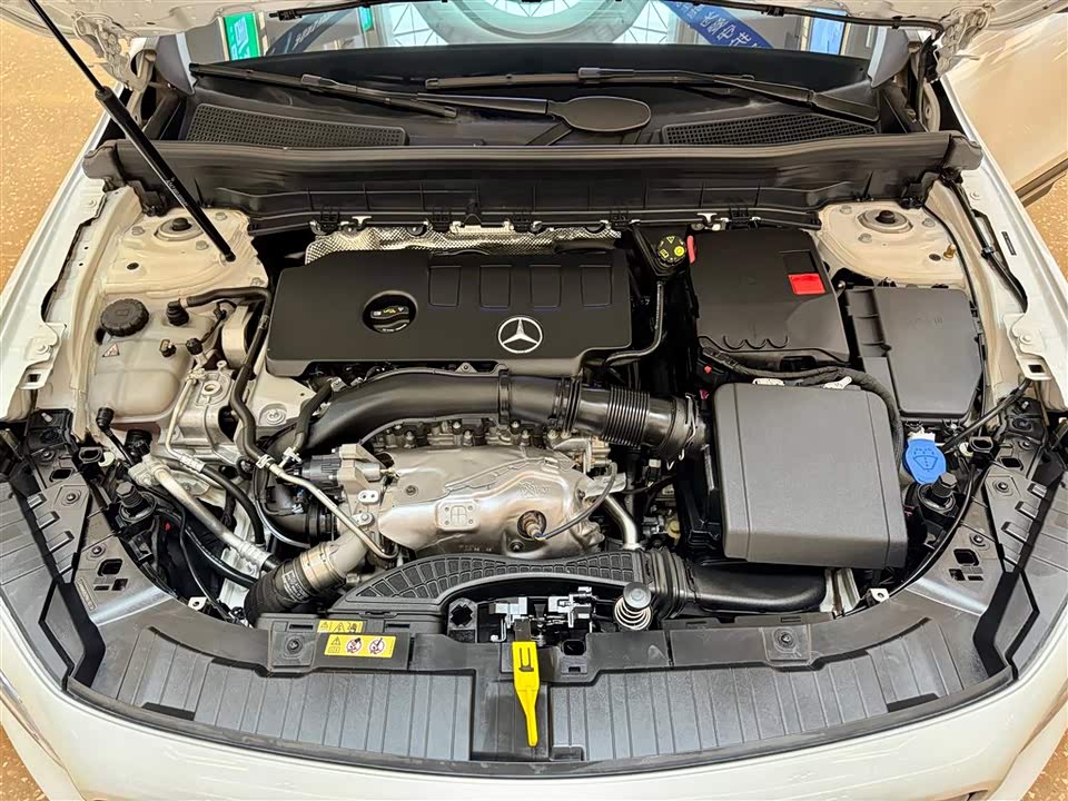 Mercedes-Benz GLB Mercedes-Benz GLB