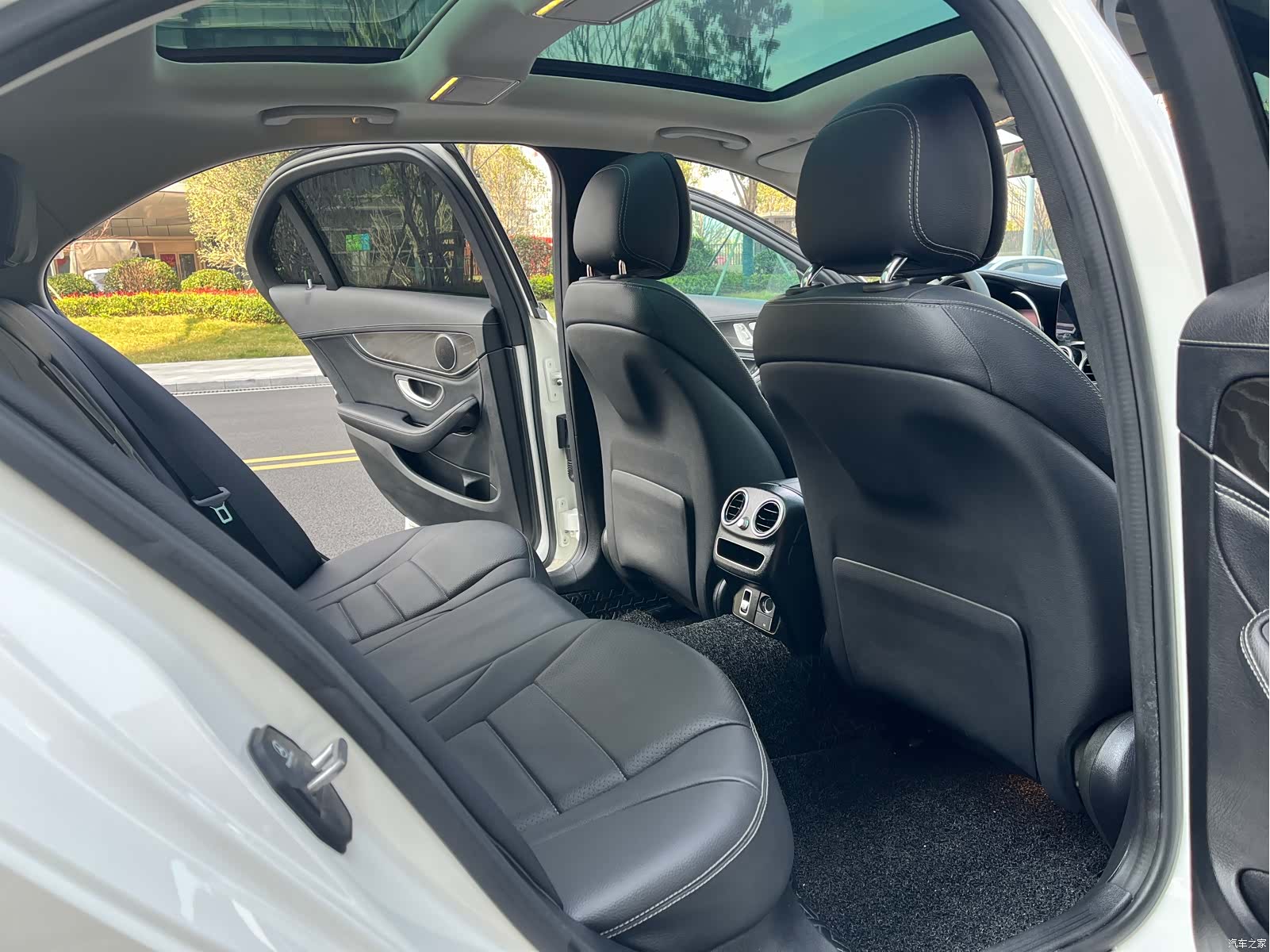 Mercedes-Benz C-Class, 2020 12