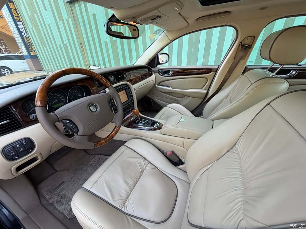 Jaguar XJ, 2005 3
