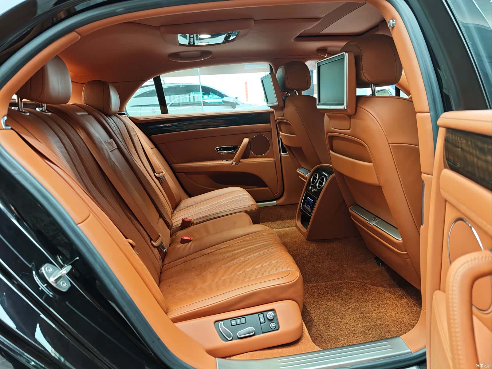 Bentley Flying Spur, 2016 9