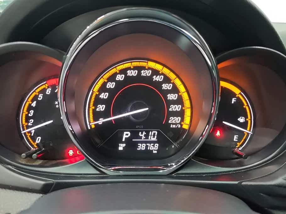 Toyota YARiS L to enjoy