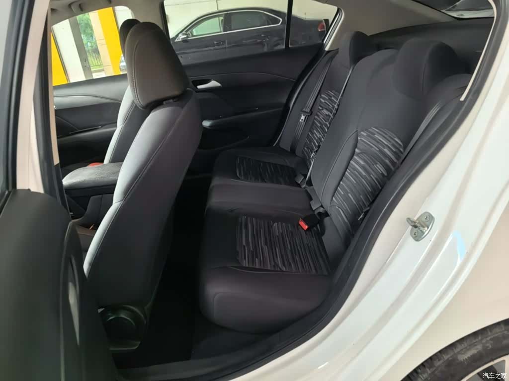 Chevrolet 320, 2019 13