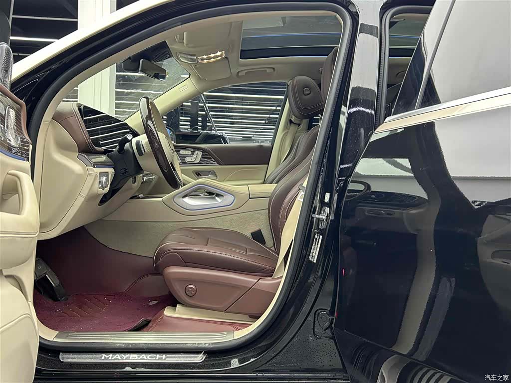 Maybach GLS, 2024 6