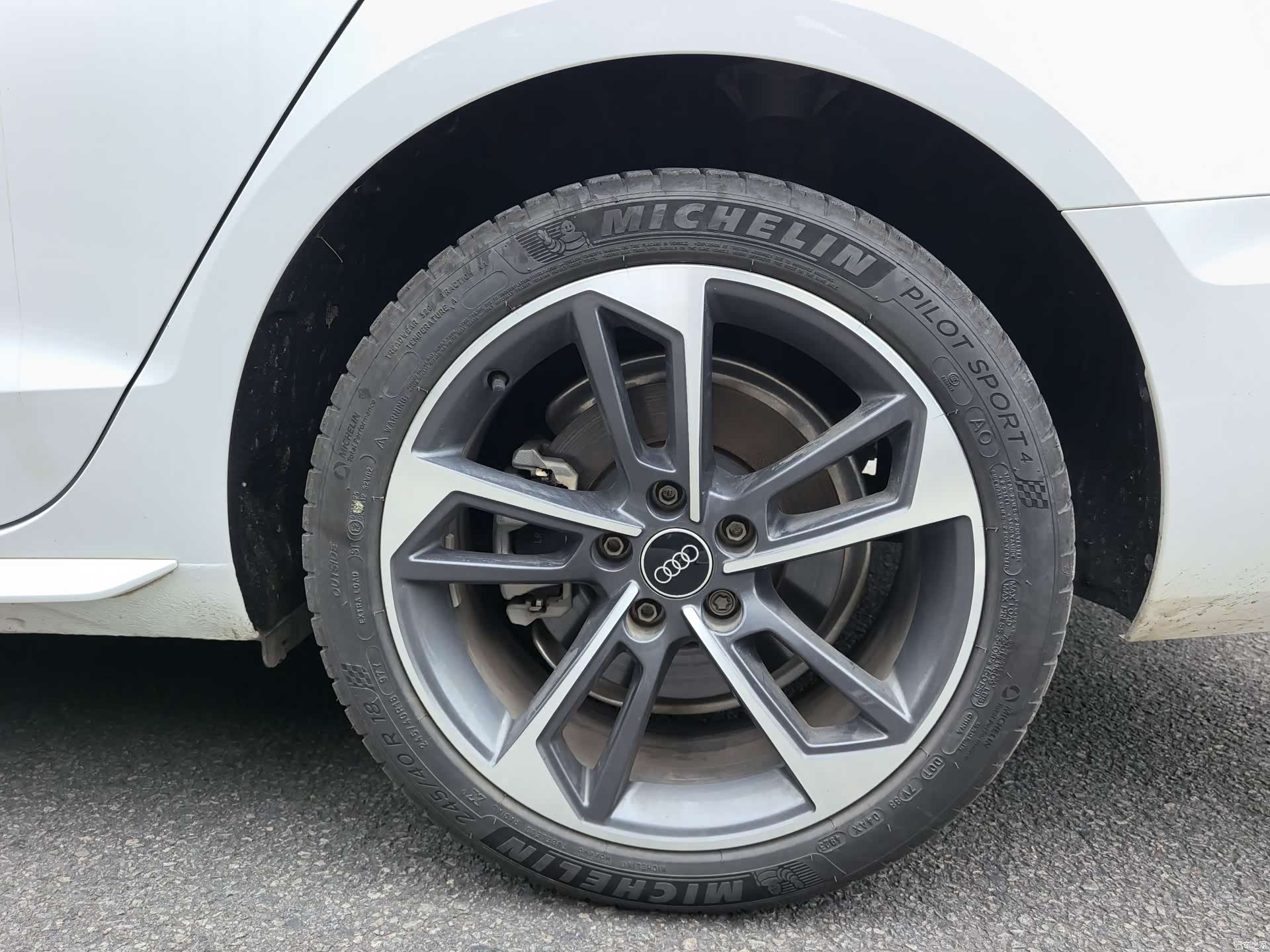 Audi A4L, 2024 все фото