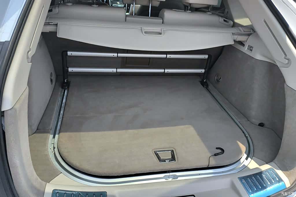 Cadillac SRX, 2015 4