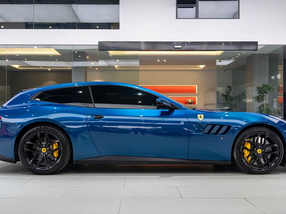 Ferrari GTC4Lusso