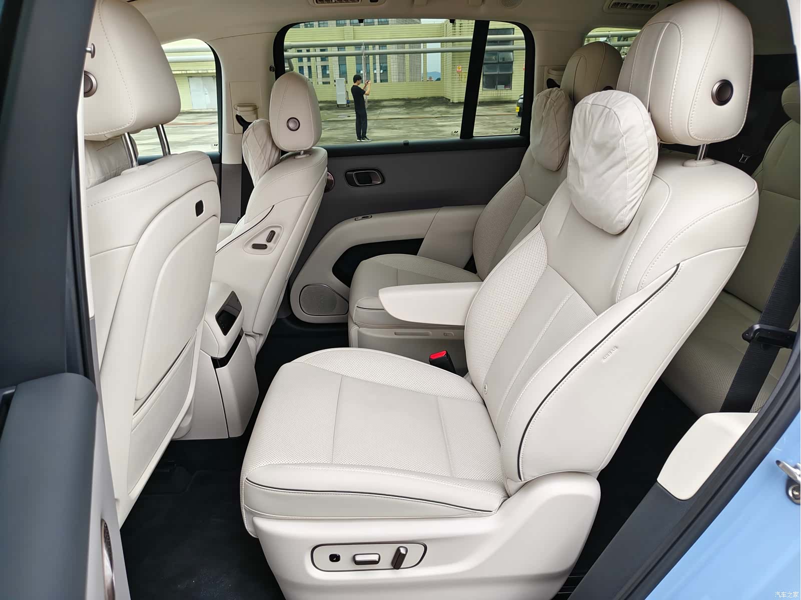 Li Auto i8, 2025 9