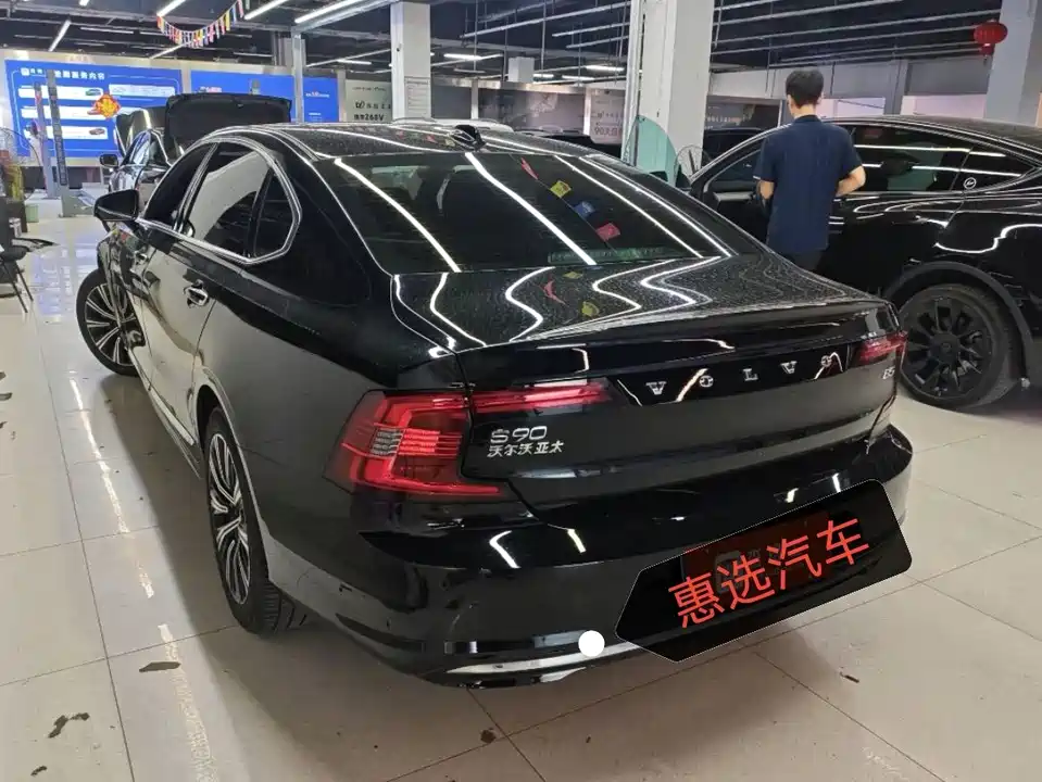 Volvo S90