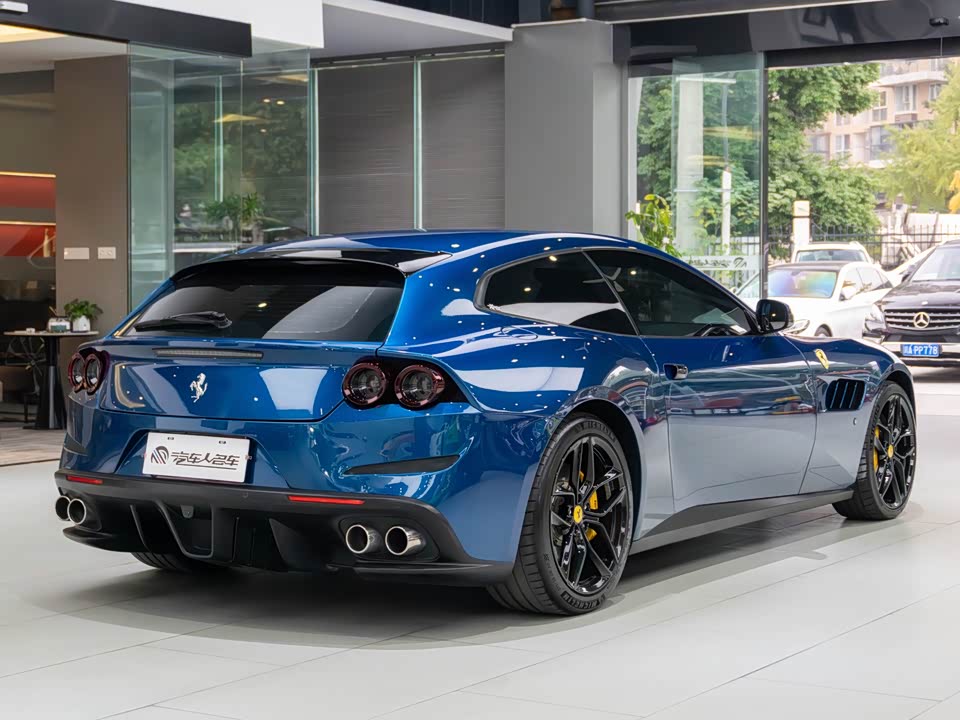 Ferrari GTC4Lusso