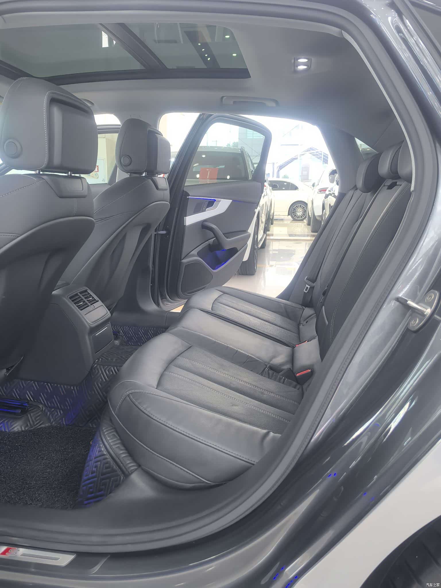 Audi A4L, 2022 11